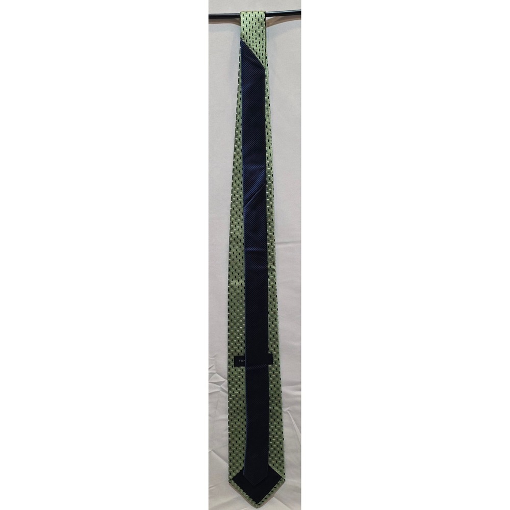 Tommy Hilfiger Mens Silk Necktie Green Geometric Pattern Made in USA - Picture 3 of 5